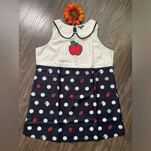 🦋B2G1🦋SMAK PARLOUR Hello Kitty Apple Power Shift Dress NWT - Picture 3 of 11